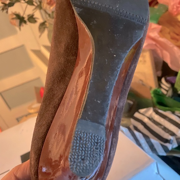 MAGDESIANS retro brown suede open toe w/ patent wedge. Like new 13W - Picture 8 of 8